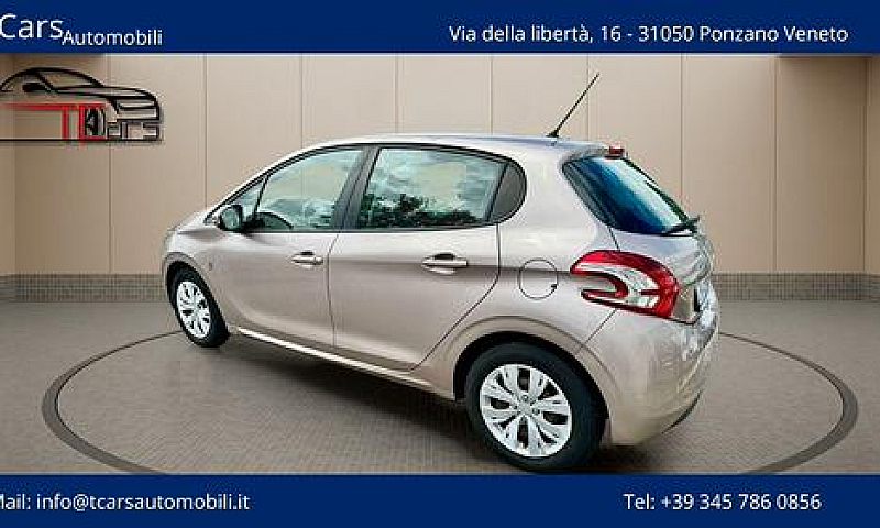 Peugeot 208 1.2 Benz...