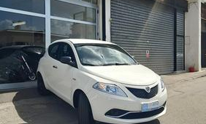 Lancia Ypsilon 1.2 6...