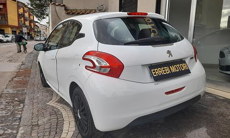Peugeot 208 1.2 82 C...