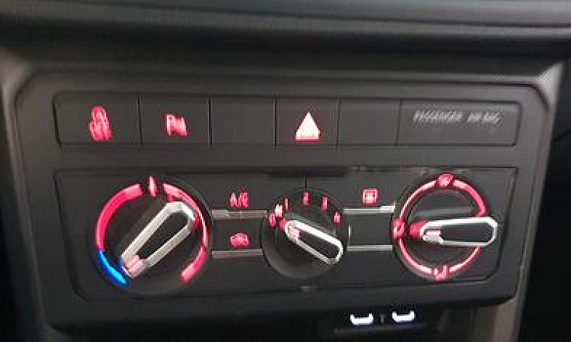 Volkswagen T-Cross 1...
