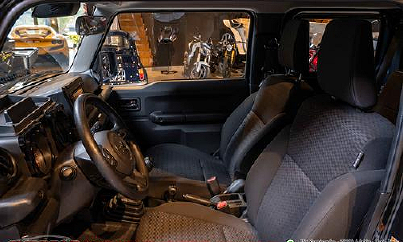 Suzuki Jimny 1.5 5Mt...