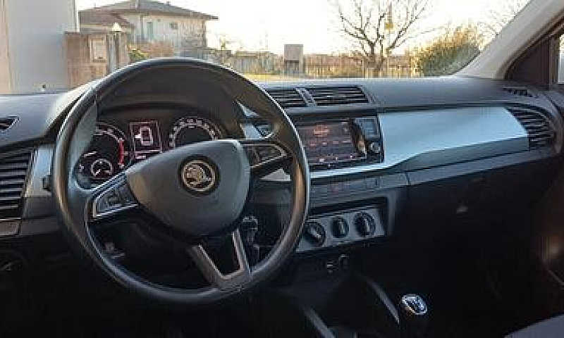 Skoda Fabia 1.0 Mpi ...