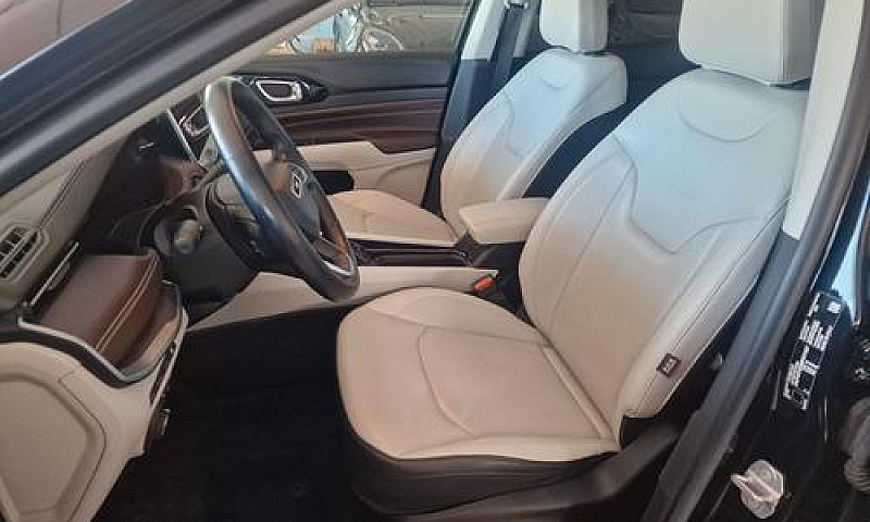 Jeep Compass 1.3 190...