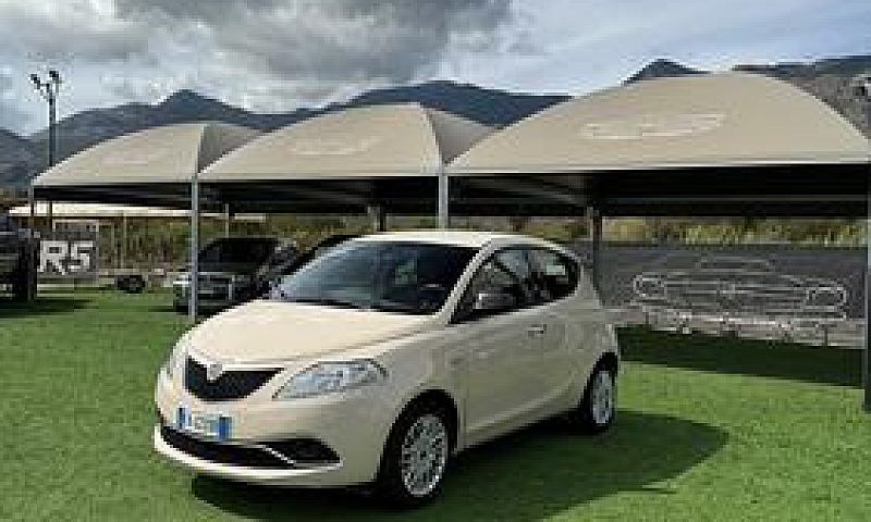 Lancia Ypsilon 1.2 6...