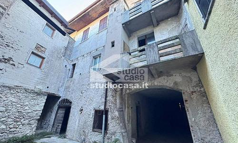 Palazzo / Stabile Di...