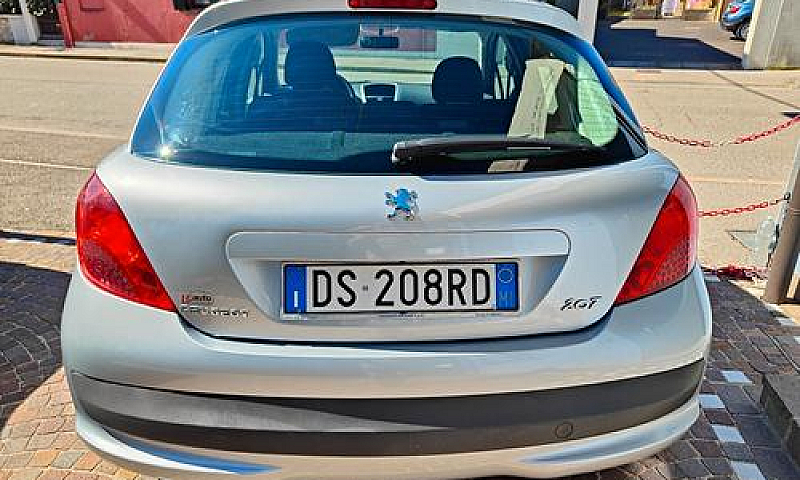 Peugeot 207 1.4 Vti ...