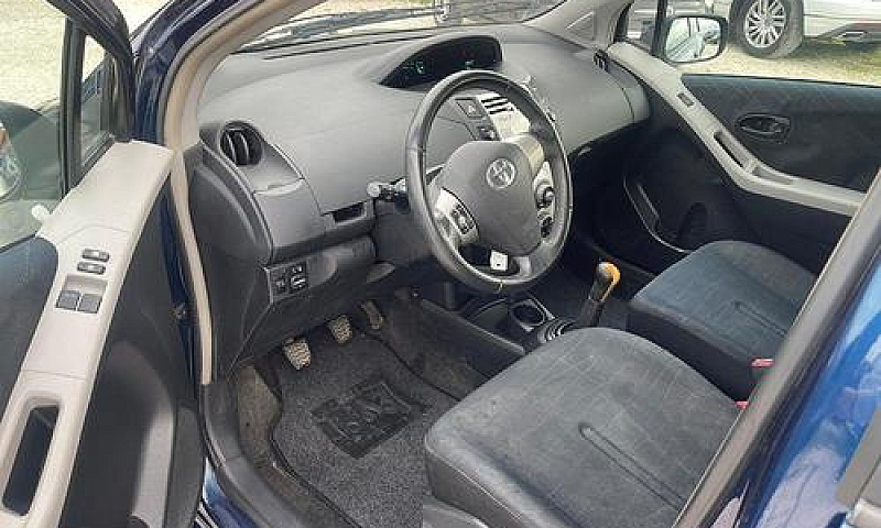 Toyota Yaris 1.0 5 P...
