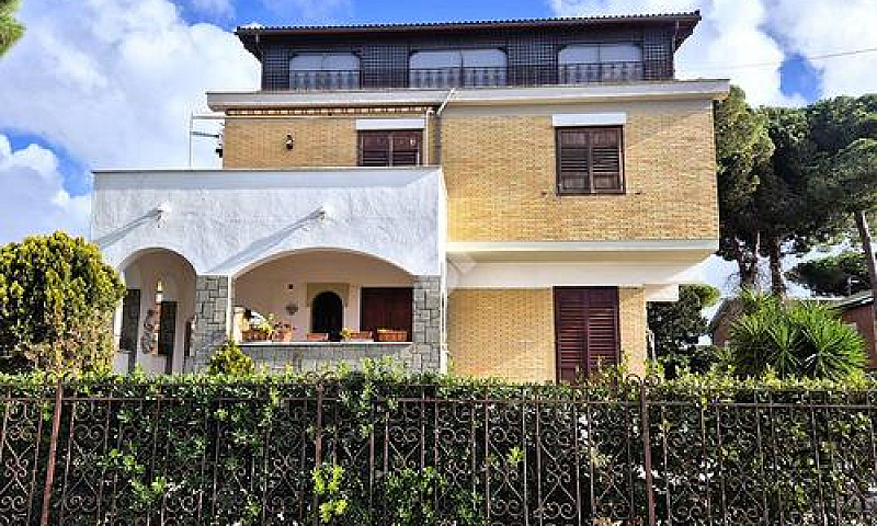 4 Locali A Tarquinia...