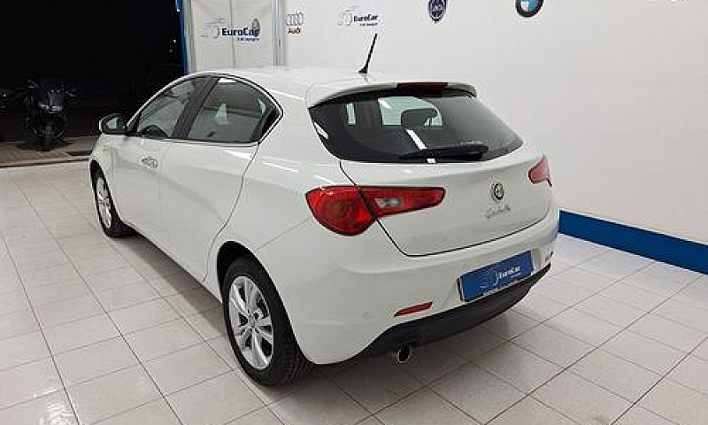 Alfa Romeo Giulietta...
