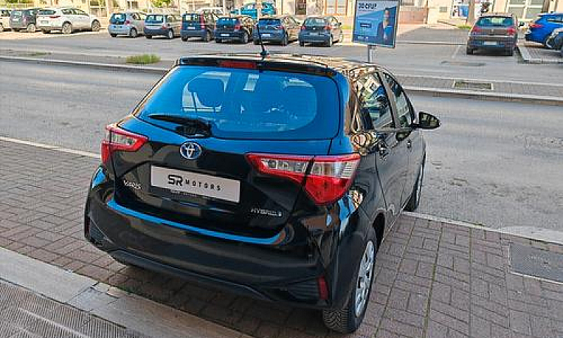 Toyota Yaris 1.5 Hyb...