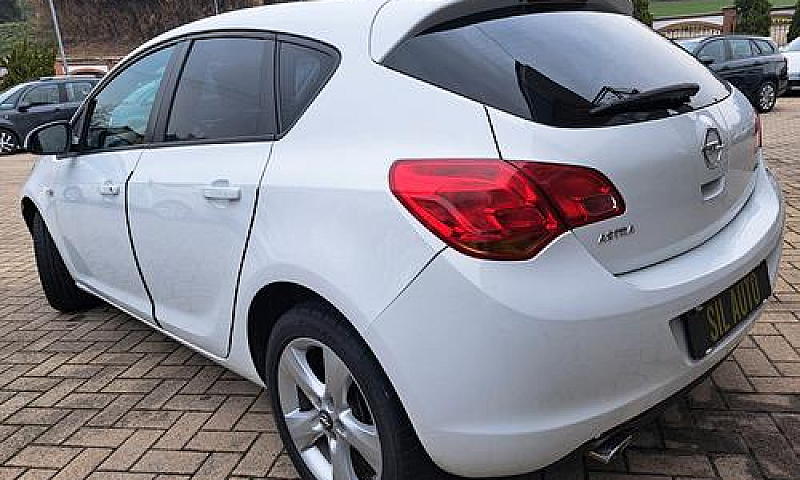 Opel Astra 1.4 Turbo...
