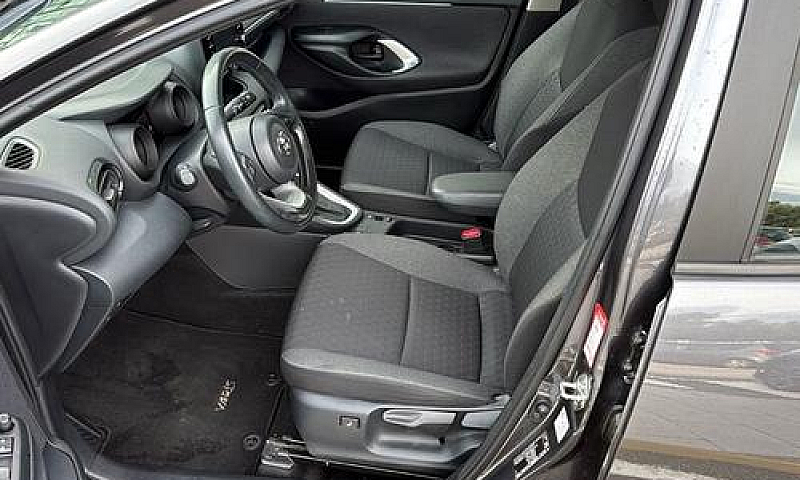 Toyota Yaris 1.5 Hyb...
