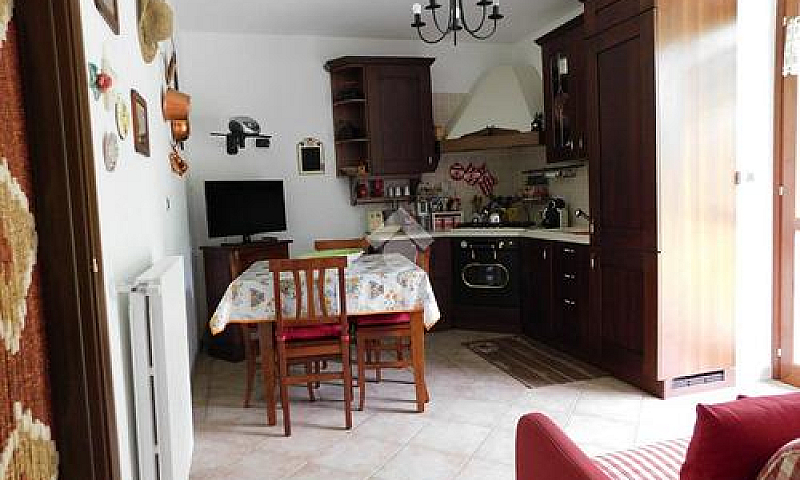 2 Locali A Groscaval...