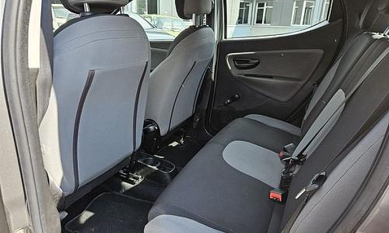 Lancia Ypsilon 1.2 8...