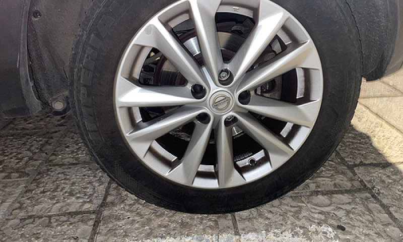Macchina Nissan Qash...