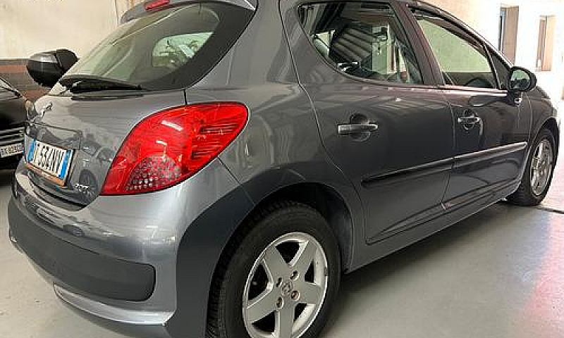 Peugeot 207 1.4 8V 7...
