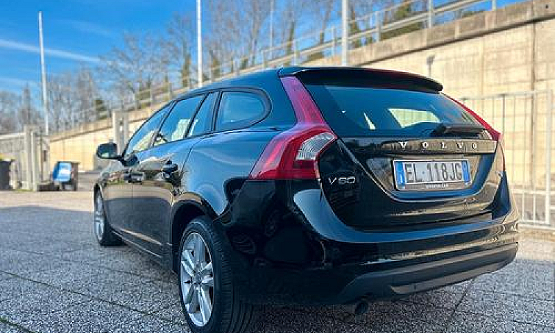 Volvo V60 Drive...