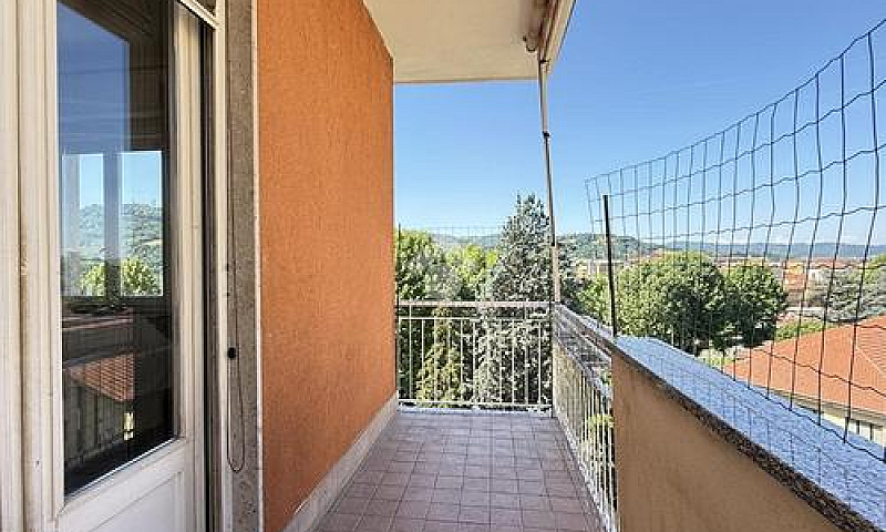 4 Locali A Acqui Ter...