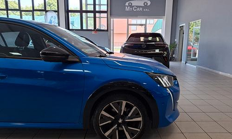 Peugeot 208 Gt Benzi...