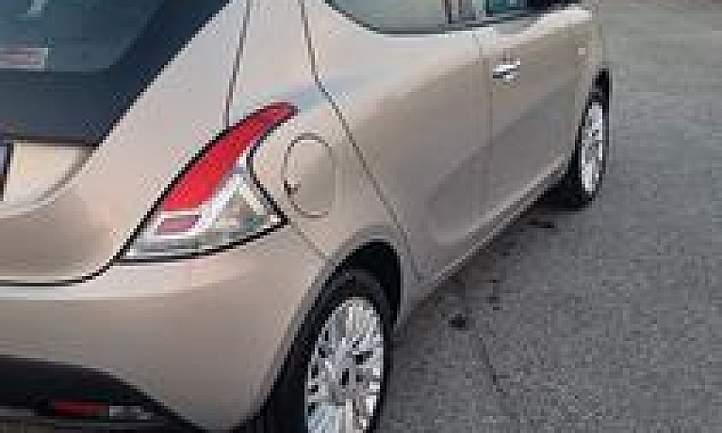 Lancia Ypsilon 3ª Se...