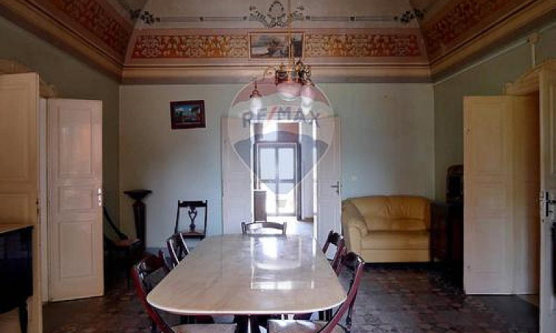 Porzione Di Villa - ...
