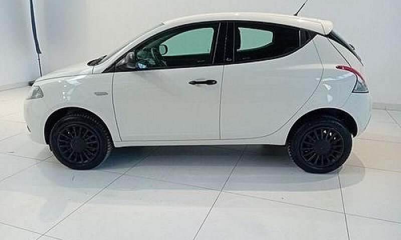 Lancia Ypsilon 0.9 T...
