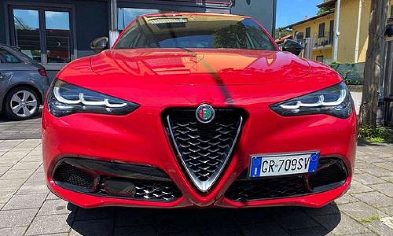 Alfa Romeo Stelvio 2...