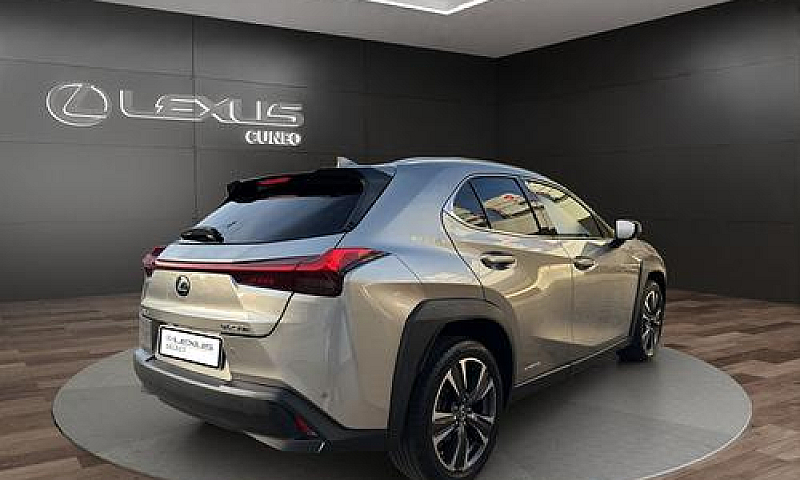 Lexus Ux 250H 2.0 Pr...