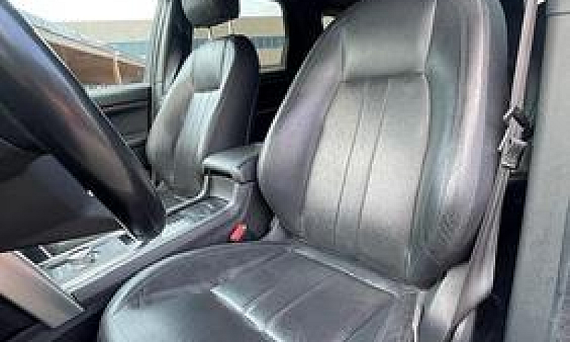 Land Rover Discovery...