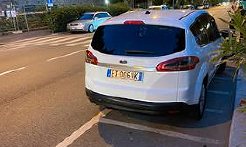Auto 7 Posti...