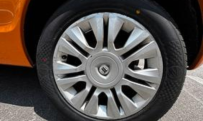 Lancia Ypsilon Momo ...