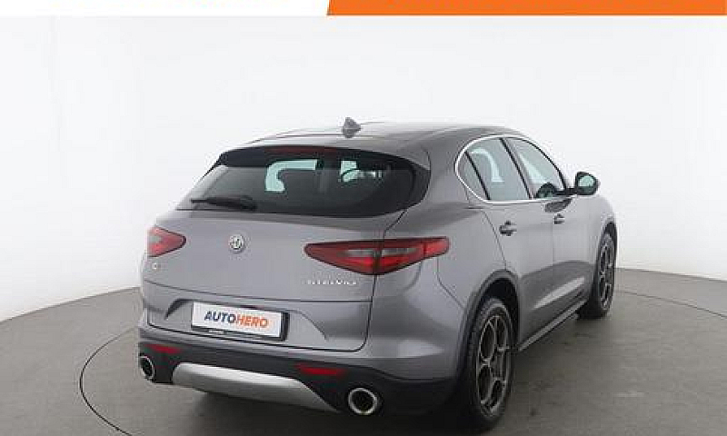 Alfa Romeo Stelvio L...