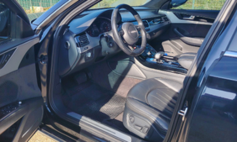 Audi A8...