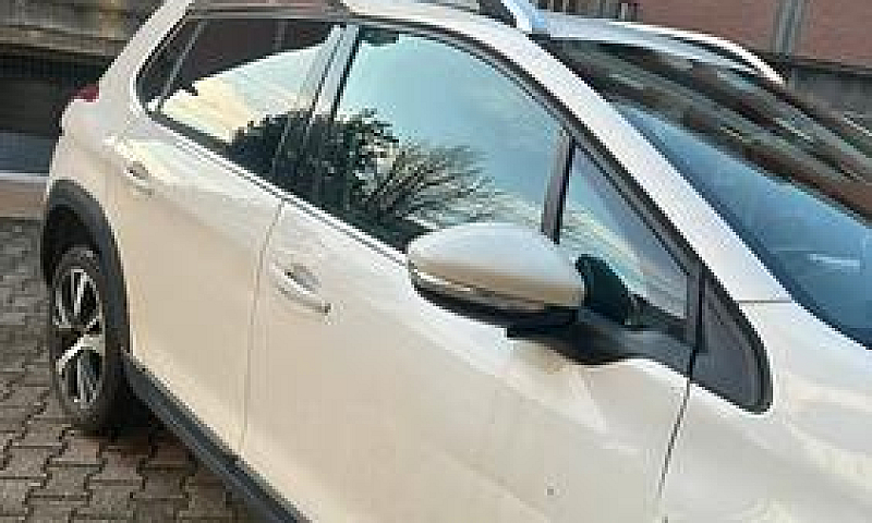 Peugeot 2008...