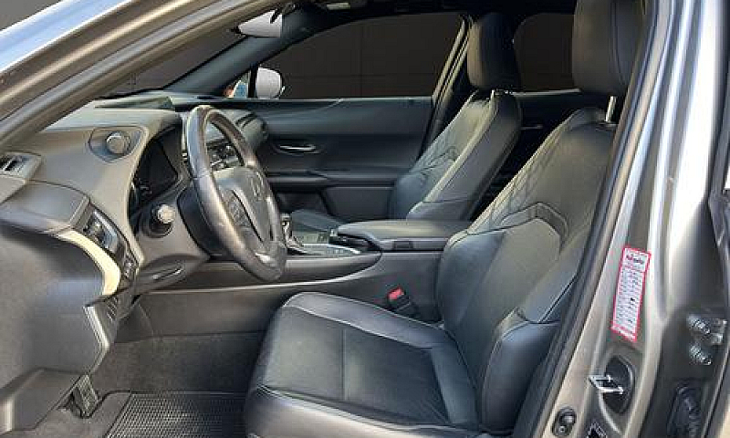 Lexus Ux 250H 2.0 Pr...
