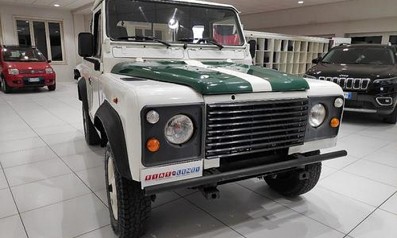 Land Rover Defender ...