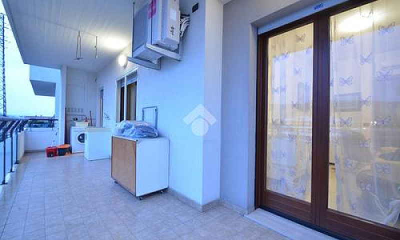 4 Locali A Montesilv...