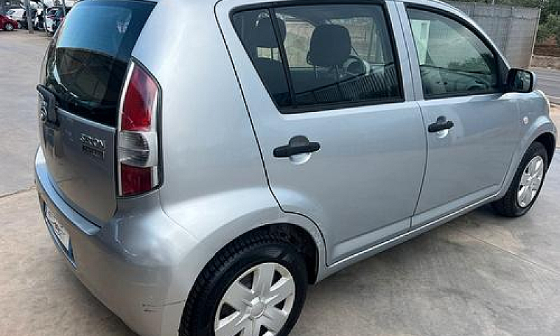 Daihatsu Sirion 1.0...