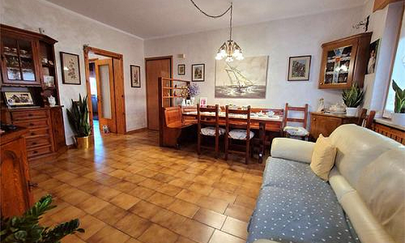 Ampio Appartamento C...