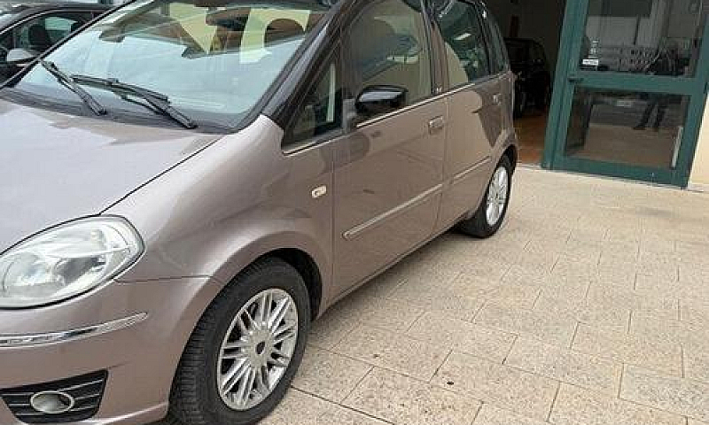 Lancia Musa 1.3 Mjt ...