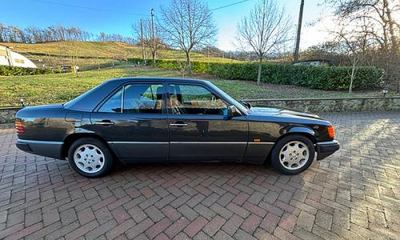 Mercedes-Benz E 200 ...