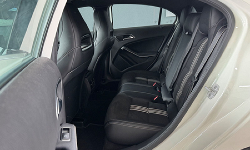 Mercedes Benz A 220 ...