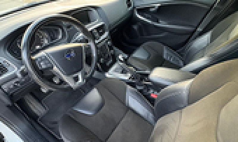 Volvo V40 2.0 D2 R-D...