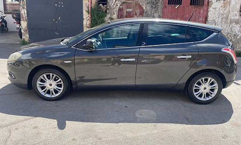 Lancia Delta - 2011...