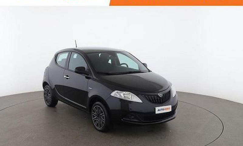 Lancia Ypsilon Es532...