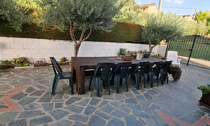 Casa Bifamiliare...