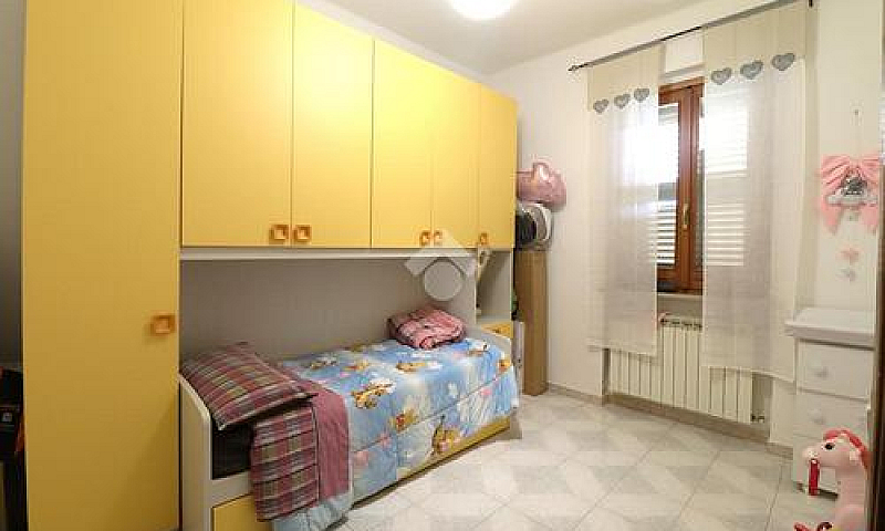 3 Locali A Terni...