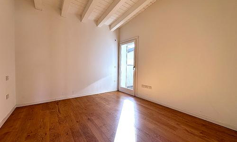 Attico Con Terrazzon...