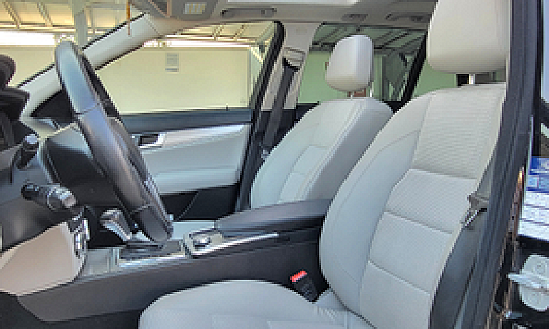 Mercedes C250 4Matic...