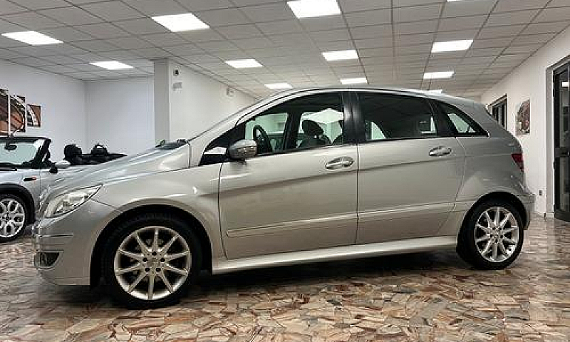 Mercedes-Benz B200 S...